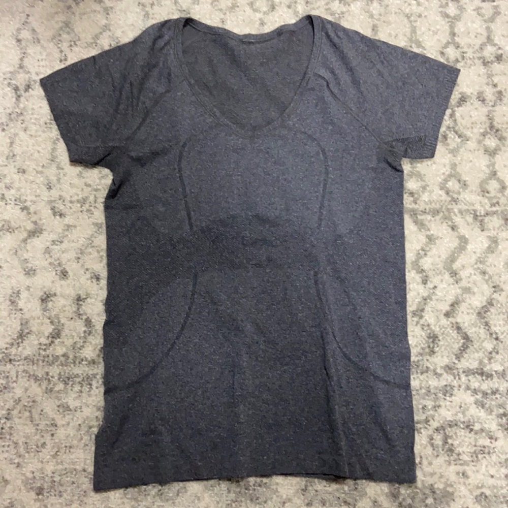 Lululemon charcoal Run Swiftly short sleeve v-neck